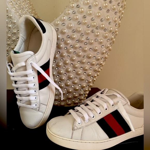 Gucci White Sneakers with Red and Black Accents Men Shoes - Picture 1 of 8